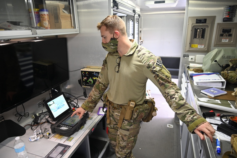 The 125th Fighter Wing 'bomb squad' sharpens skills