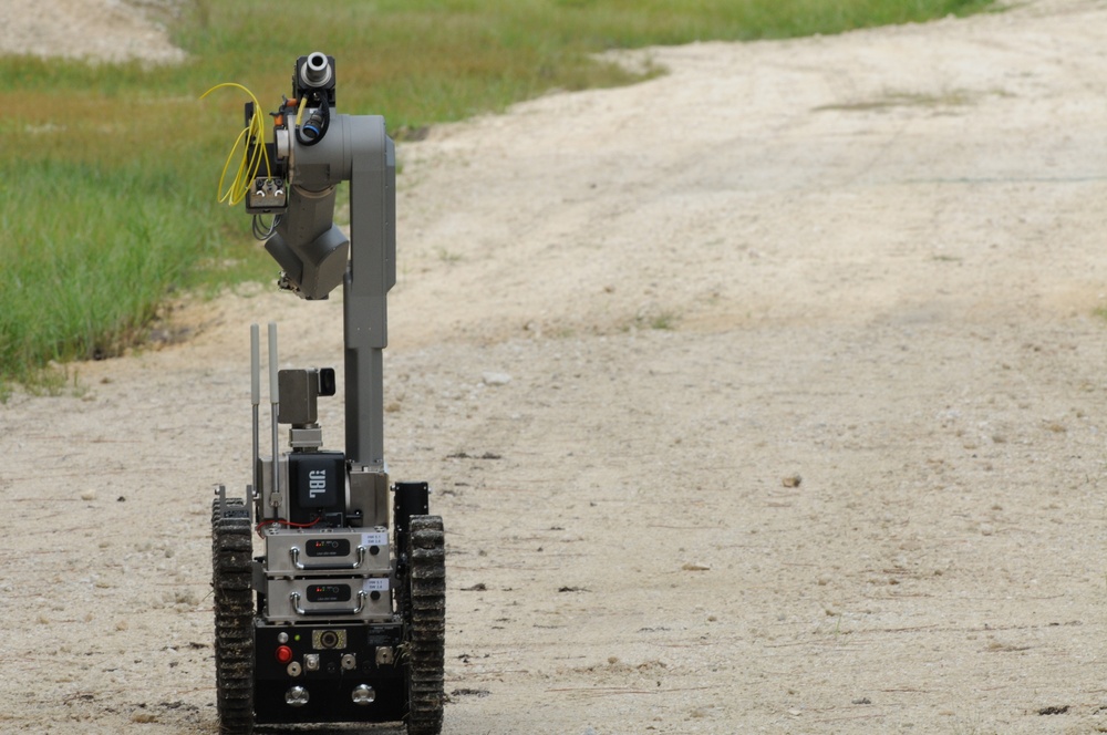 The 125th Fighter Wing 'bomb squad' sharpens skills