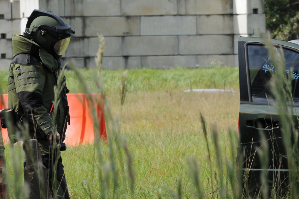 The 125th Fighter Wing 'bomb squad' sharpens skills