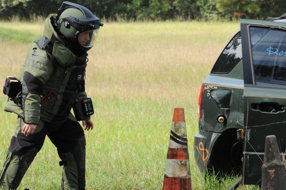 The 125th Fighter Wing 'bomb squad' sharpens skills