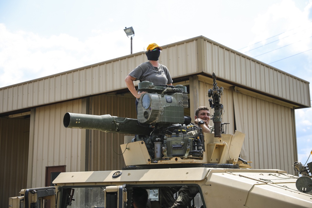 Bastogne Soldiers prepare vehicles for JRTC rotation