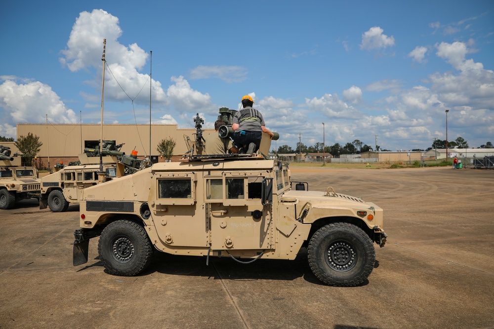 Bastogne Soldiers prepare vehicles for JRTC rotation