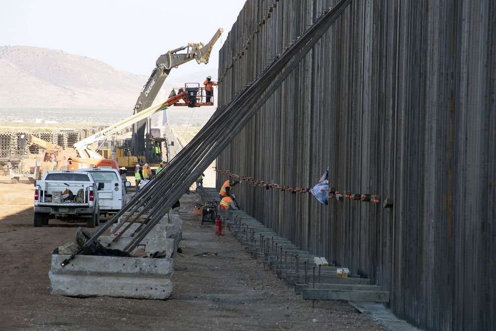 Border Barrier Construction: El Paso 8