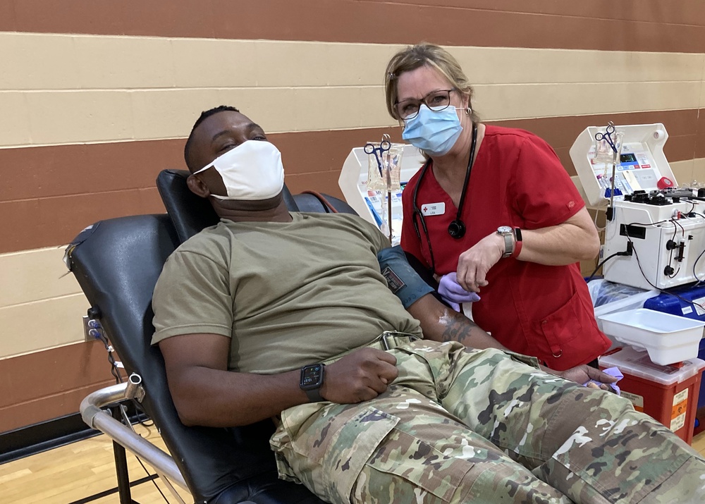 Fort McCoy Soldiers support local blood drive
