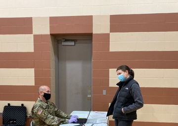 Photo Essay: Fort McCoy Soldiers support local blood drive