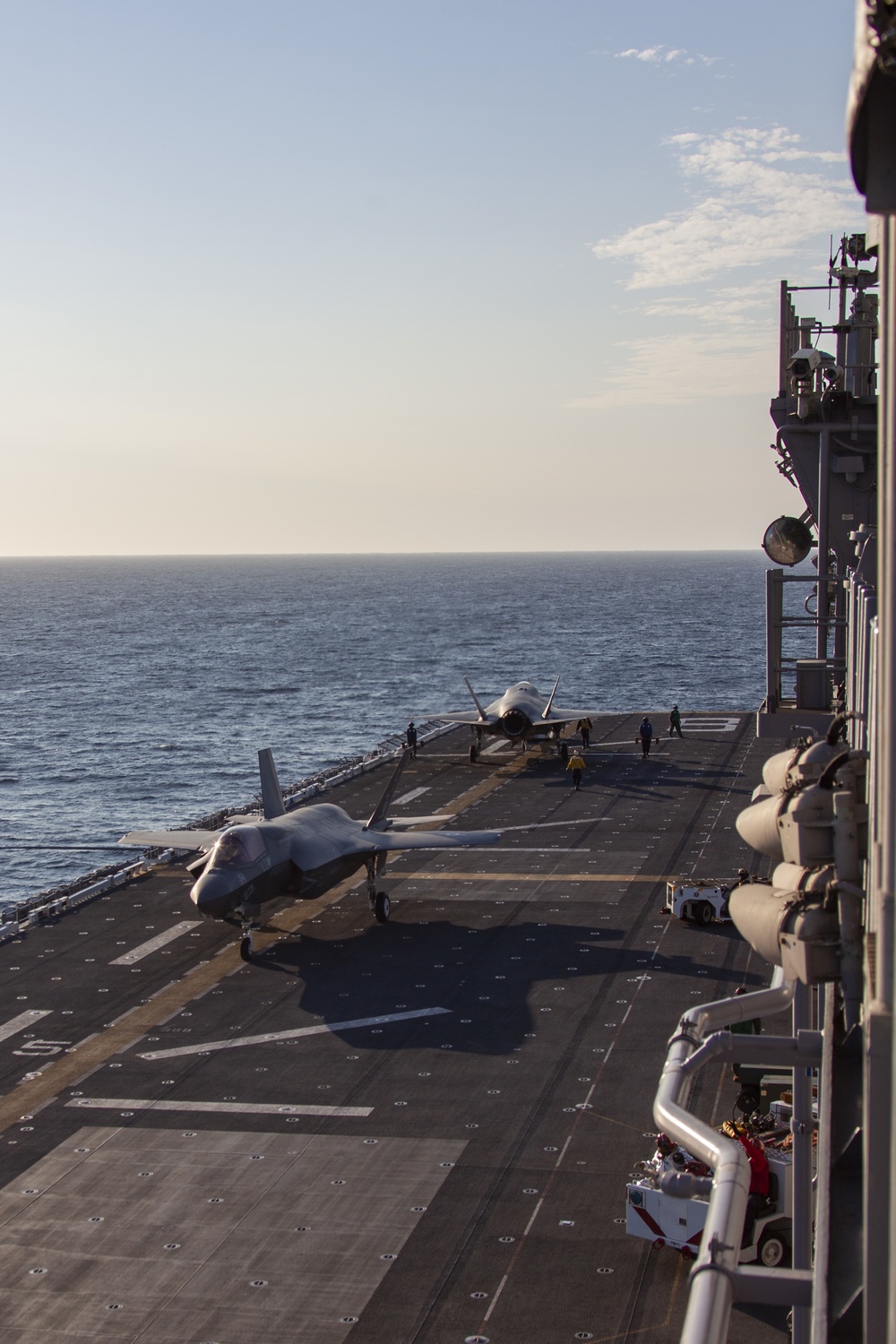 15th MEU F-35Bs take off, land aboard USS Makin Island