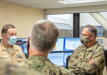 18th MEDCOM (DS) Commander Visits NMCSD