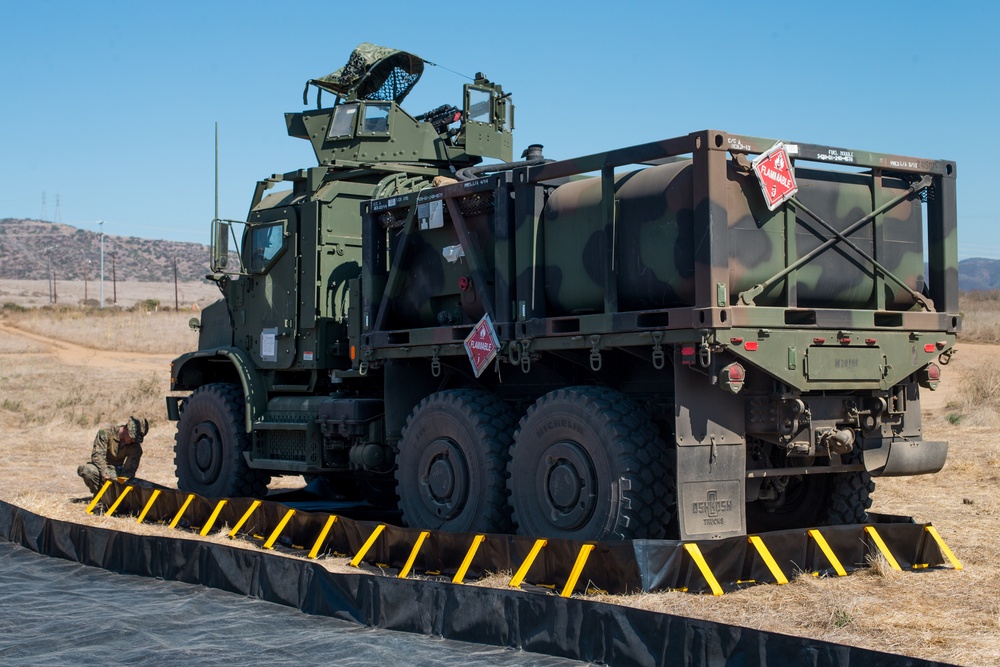 15th MEU Marines test fuel for FARP operation