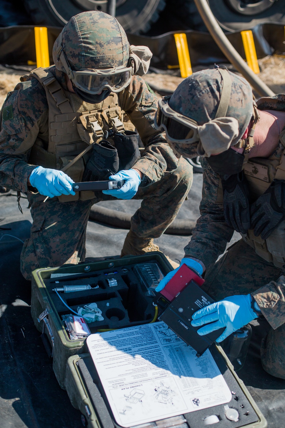 15th MEU Marines test fuel for FARP operation