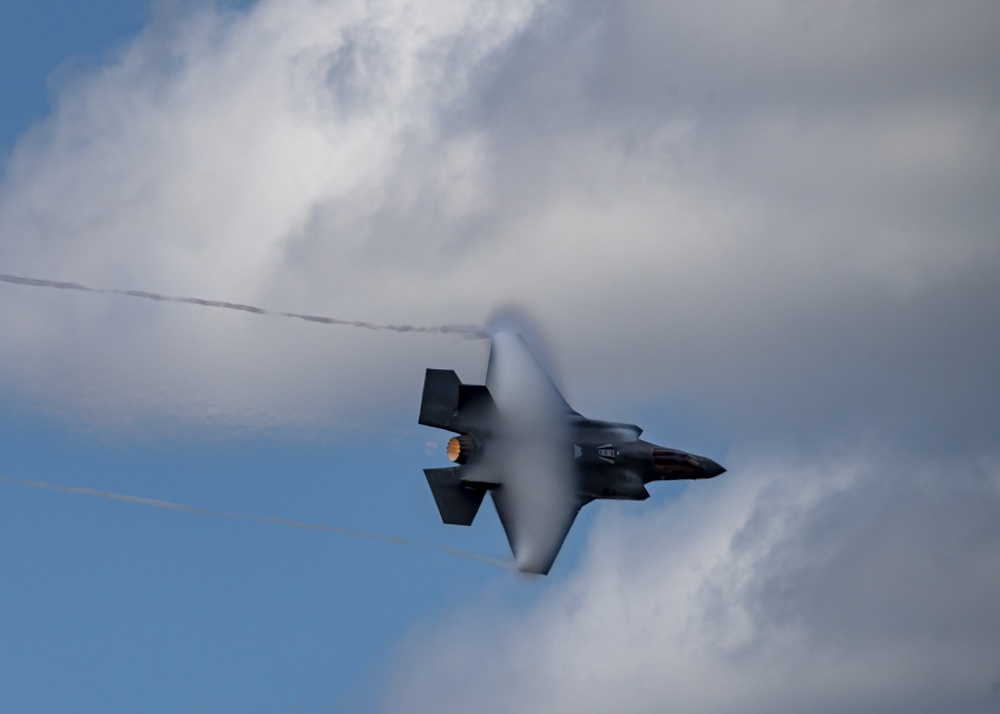 F-35A Lightning ll Demonstration Team performs at 2020 Alliance Airshow