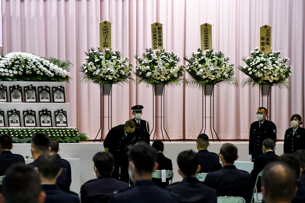NAF Misawa CO Attends JASDF Memorial Ceremony