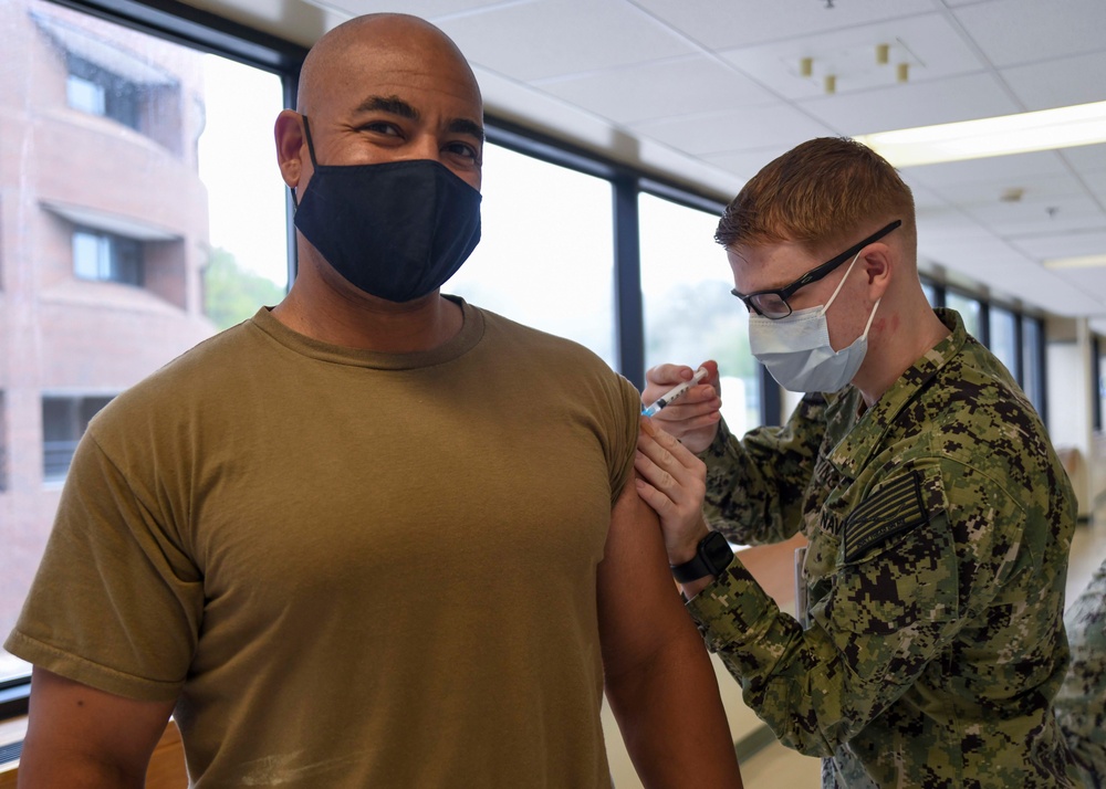 NMRTC Camp Lejeune leadership receives flu vaccinations