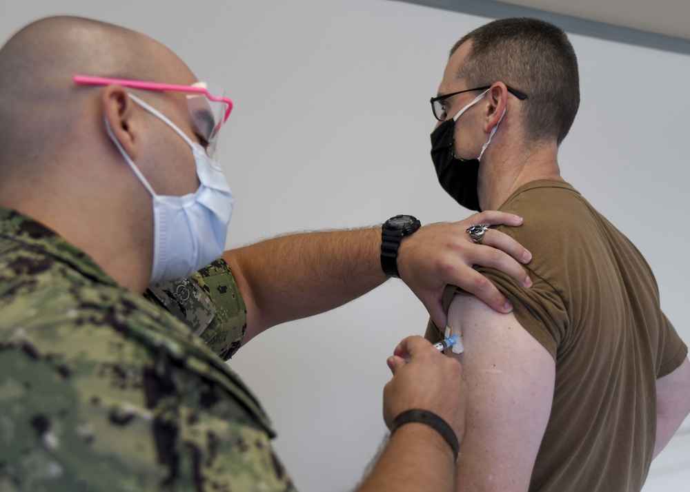 NMRTC Camp Lejeune leadership receives flu vaccinations