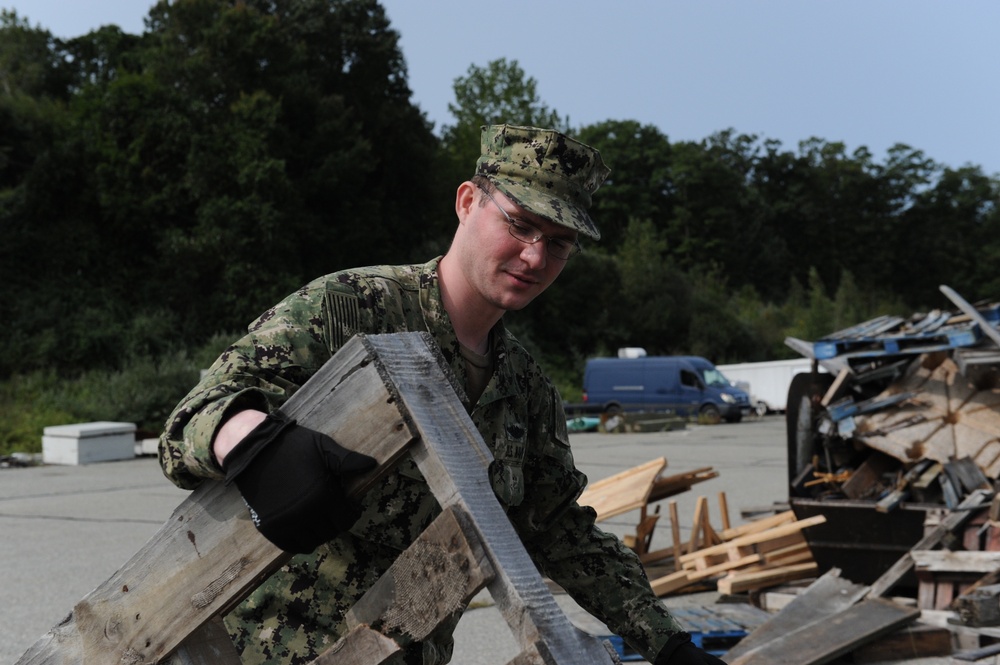SUBASE First Class Petty Officers Association aids in Alpha Lot clean-up