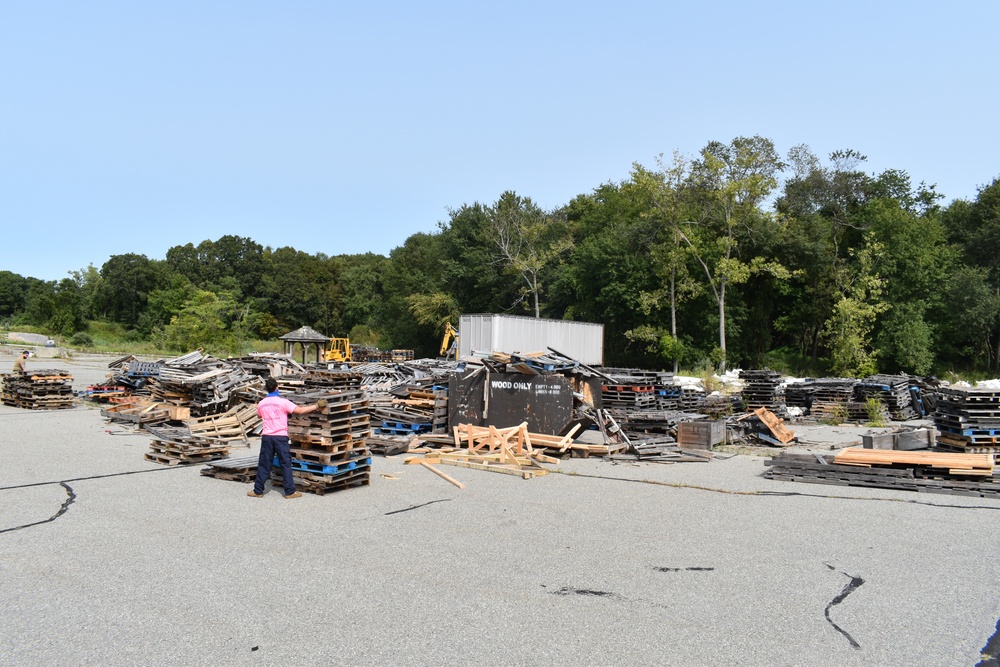 SUBASE First Class Petty Officers Association aids in Alpha Lot clean-up