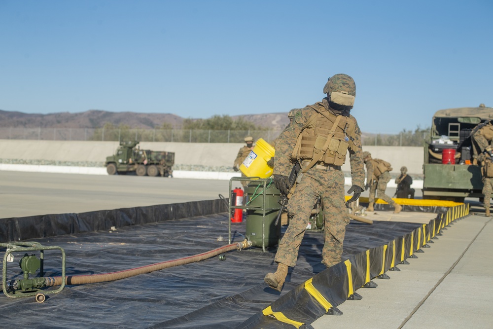 15th MEU Marines participate in a FARP operation