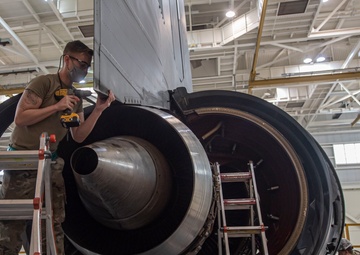 305th MXS promotes aircraft longevity