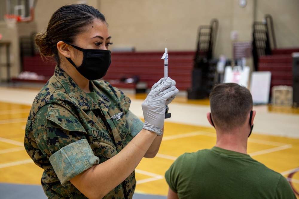 MCAS New River Medical Clinic delivers flu vaccine