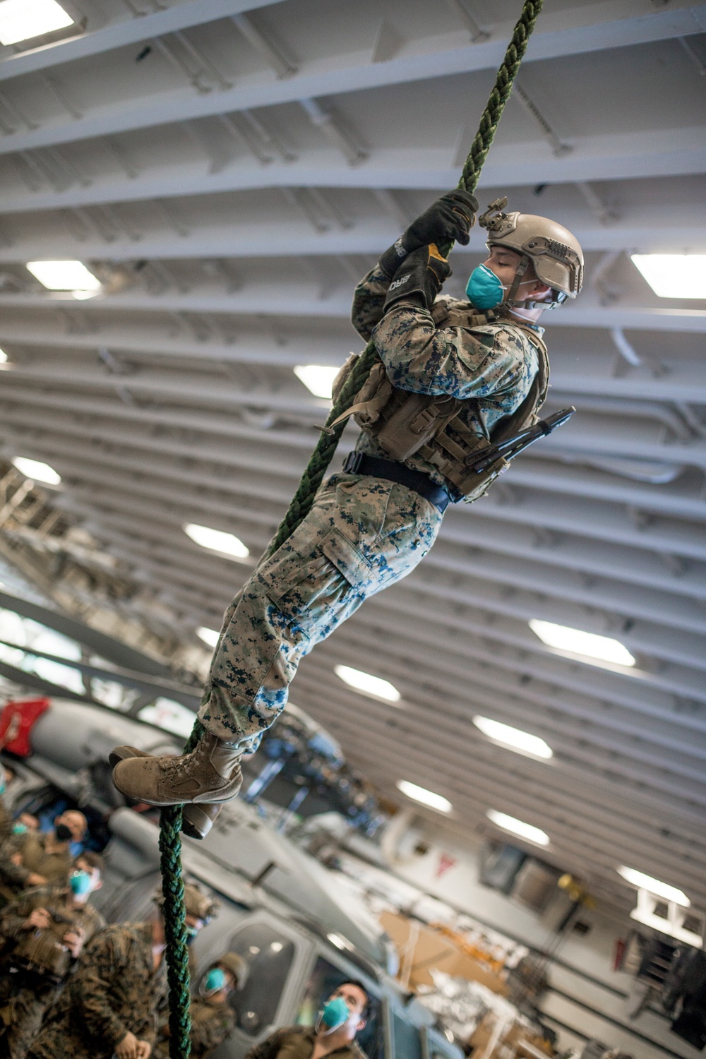 15th MEU Marines conduct fast-rope training aboard USS Makin Island