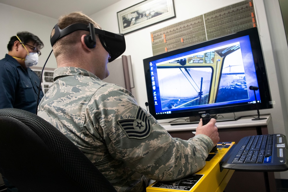 Deicing simulator training at JBER