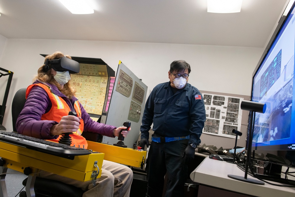 Deicing simulator training at JBER