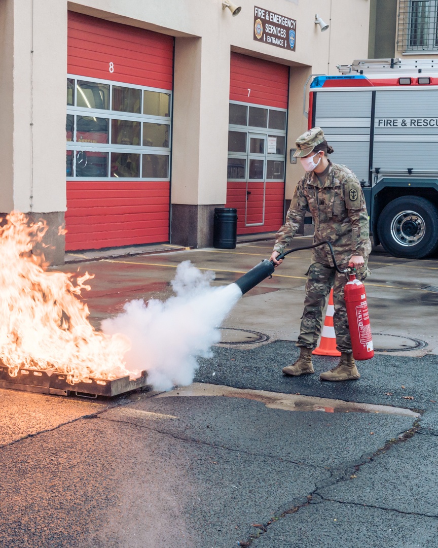 DES offers fire extinguisher training