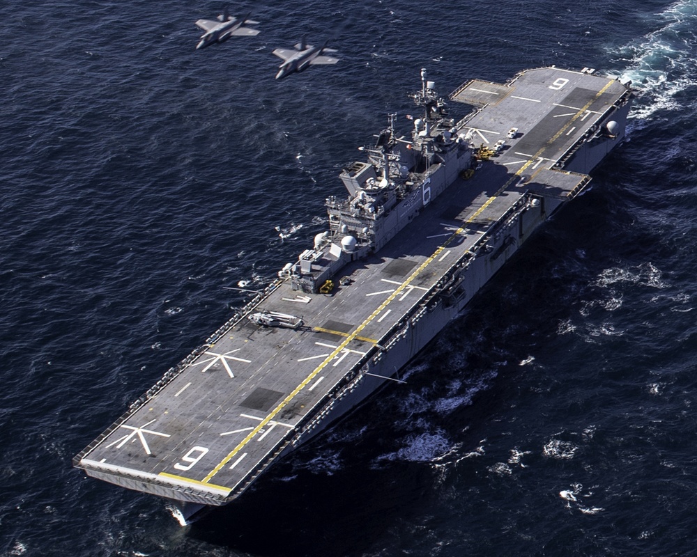 USS America conducts integrated operations with Japanese F-35s