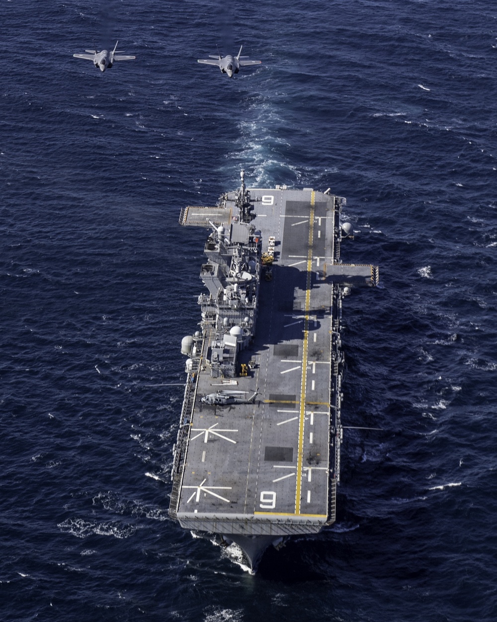 USS America conducts integrated operations with Japanese F-35s