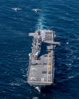 USS America conducts integrated operations with Japanese F-35s
