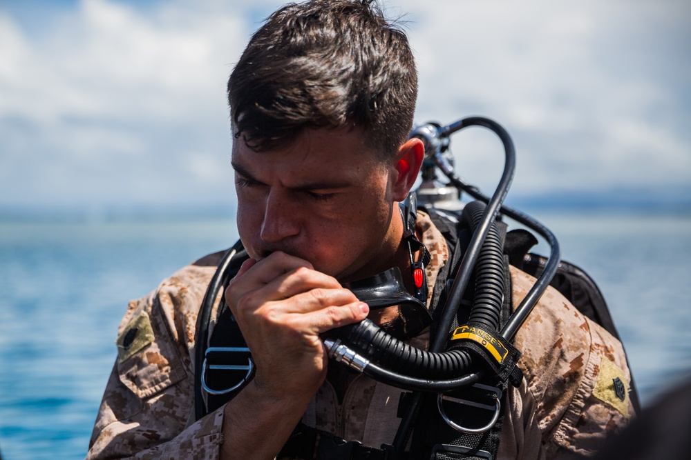 Patrol Boat Mk VI | Force Reconnaissance Marines Dive Integration