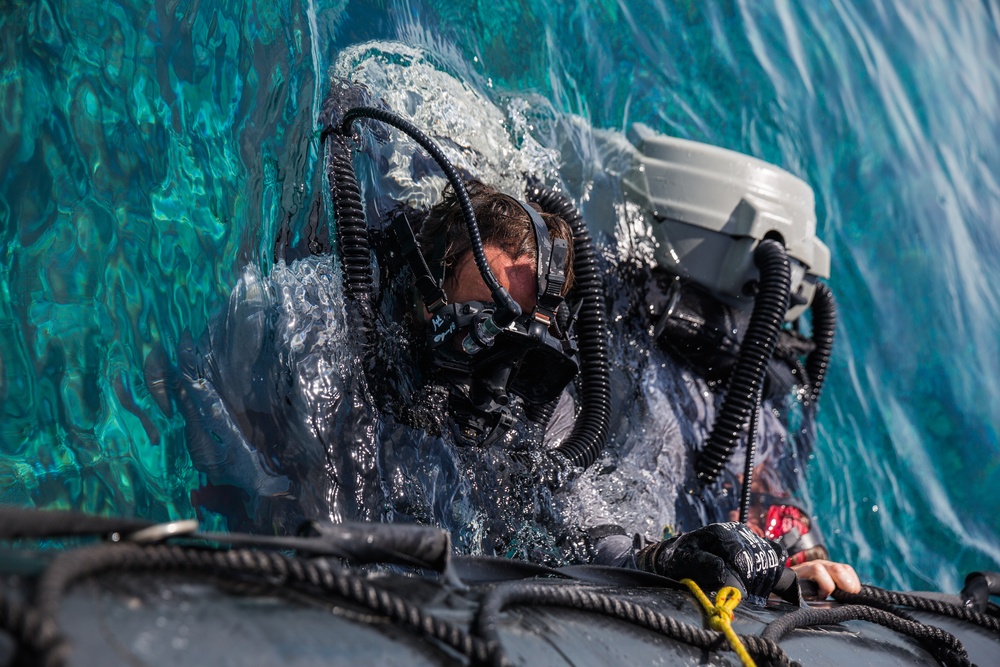Patrol Boat Mk VI | Navy EOD Dive Integration