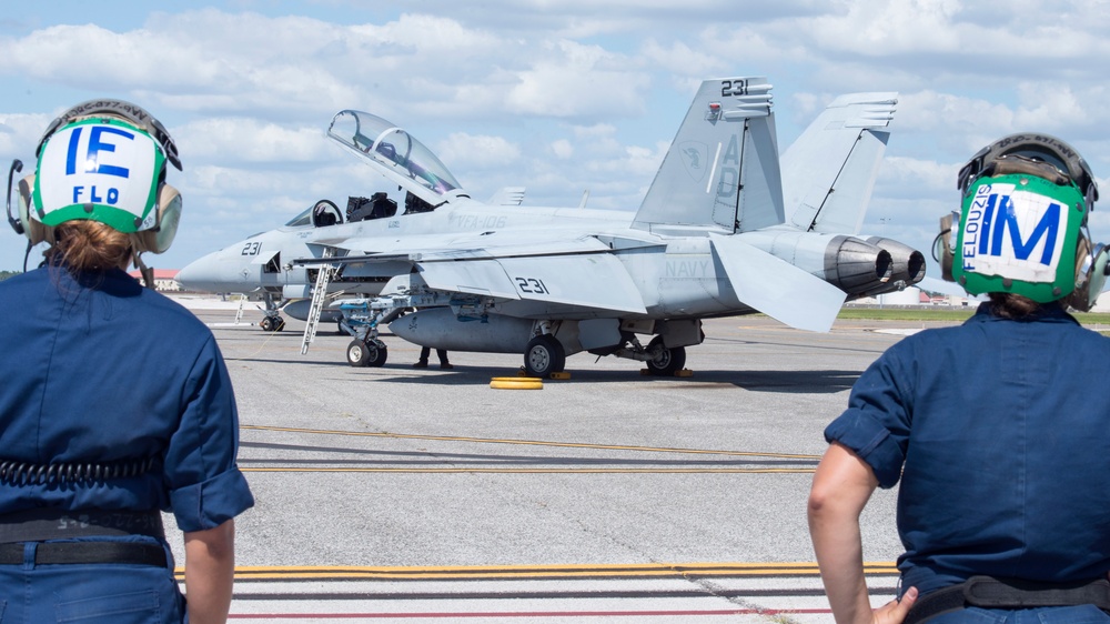 MacDill becomes nest for U.S. Navy Super Hornets