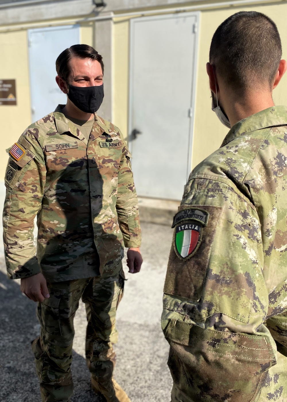 Elite Italian army units train on Army virtual trainers in Vicenza