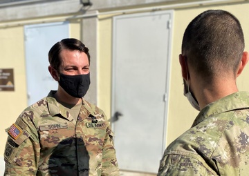 Elite Italian army units train on Army virtual trainers in Vicenza