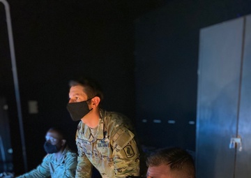 Elite Italian army units train on Army virtual trainers in Vicenza