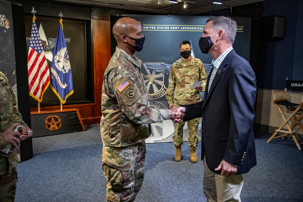 USAMRDC Command Team Visits USAARL