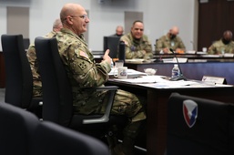Senior commander’s course focuses on strategic vision, Army priorities