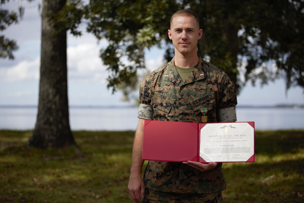Marine Officer awarded medal for providing aid to injured deputy