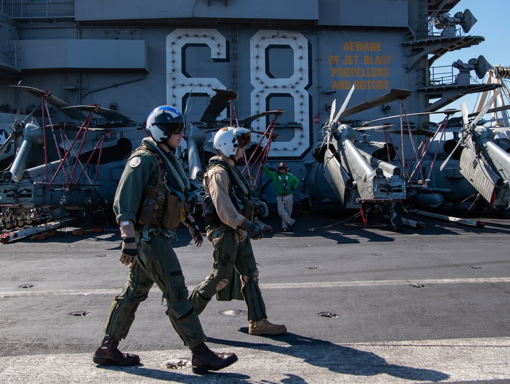 CSG-11 Commander and CVW-17 Commander Transit Flight Deck