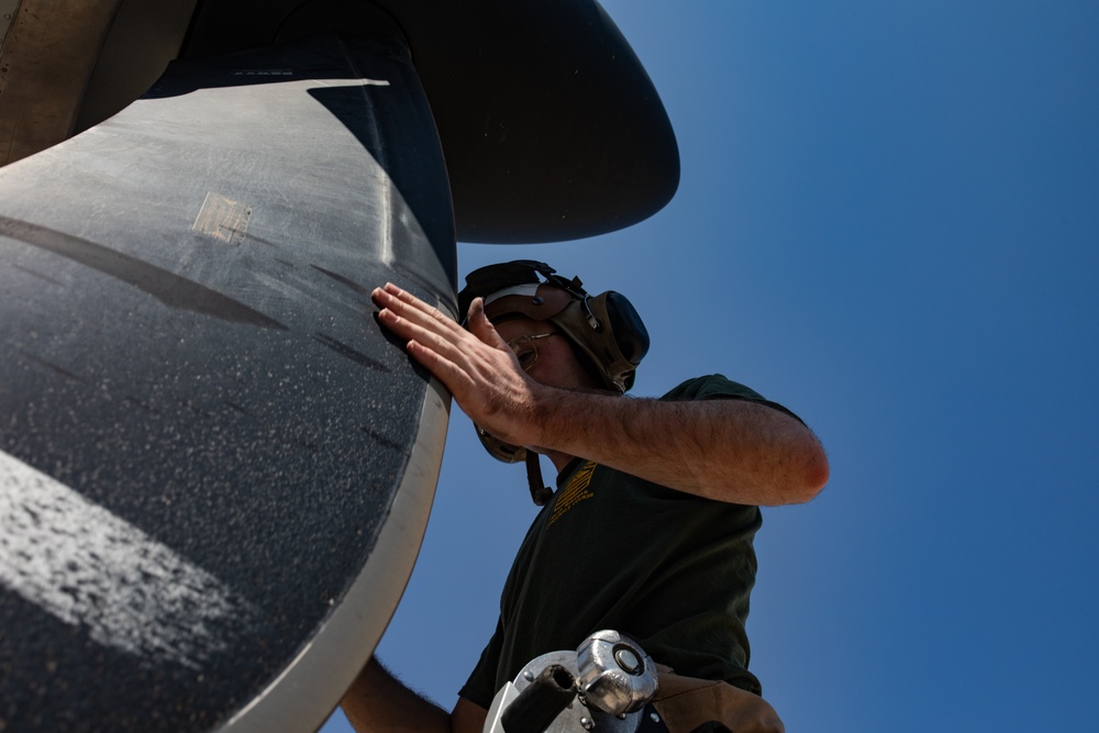 SPMAGTF-CR-CC: Helicopter Air-to-Air Refueling in East Africa