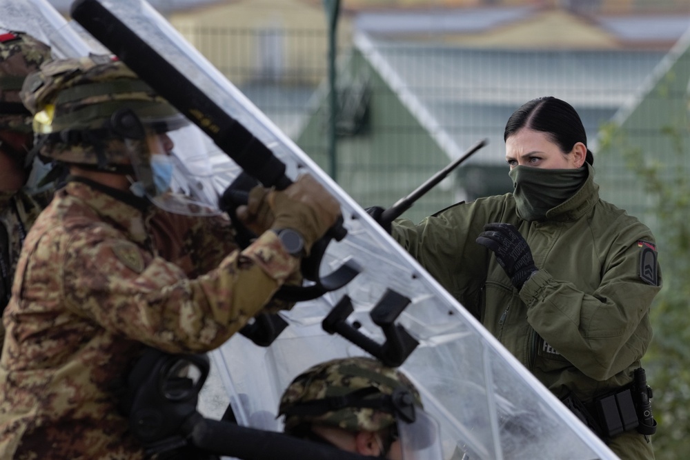 German Army Teaches Crowd Riot Control Training