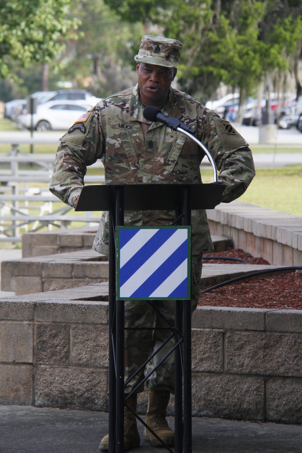 “Legion” Battalion conducts change of responsibility ceremony, Abraham to retire with over 30 years of service