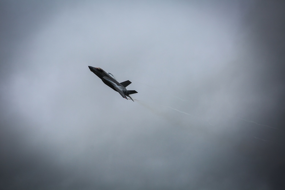 VMFA-211 Flies the Barn