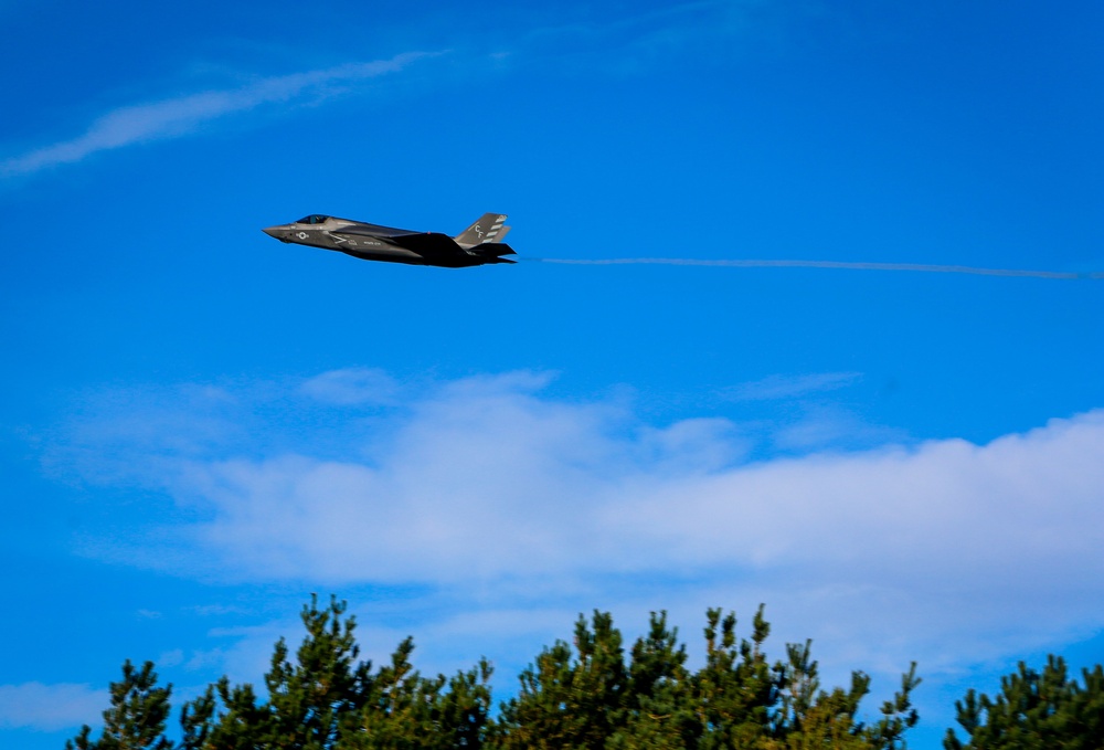 VMFA-211 Flies the Barn