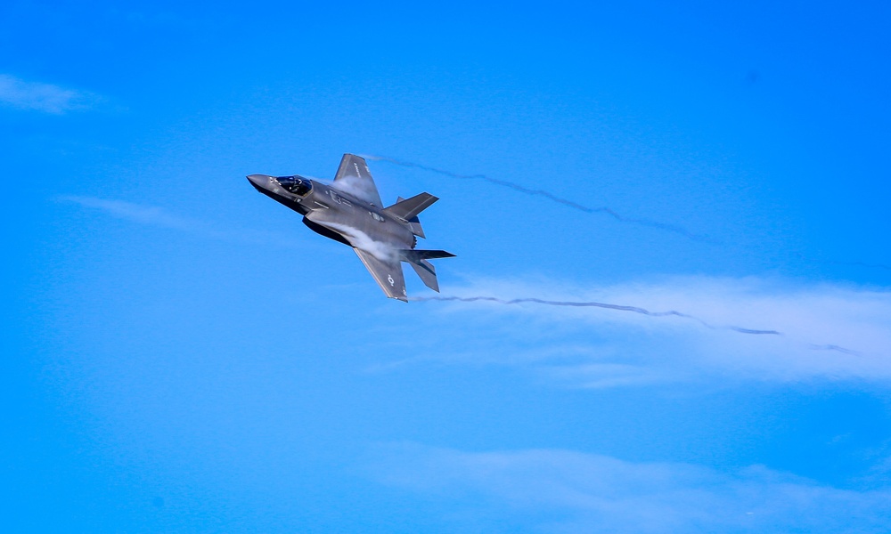 VMFA-211 Flies the Barn