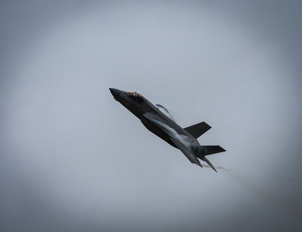 VMFA-211 Flies the Barn