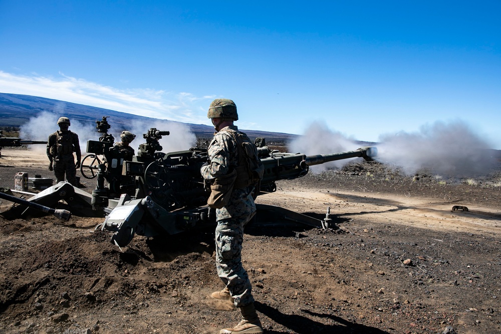 Alpha Battery, 1st Battalion, 12th Marines conducts direct fire training