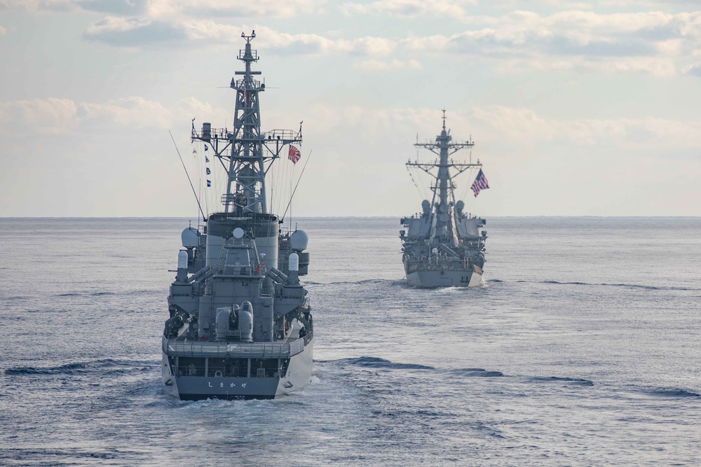 USS Barry Sailis in Formation During Keen Sword 21