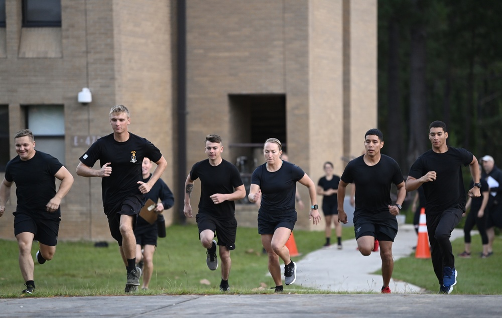 USAJFKSWCS Soldiers Compete in Commander's Cup