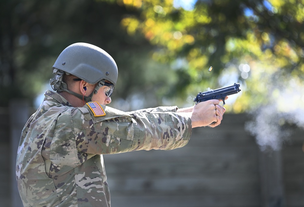 USAJFKSWCS Soldiers Compete in Commander's Cup